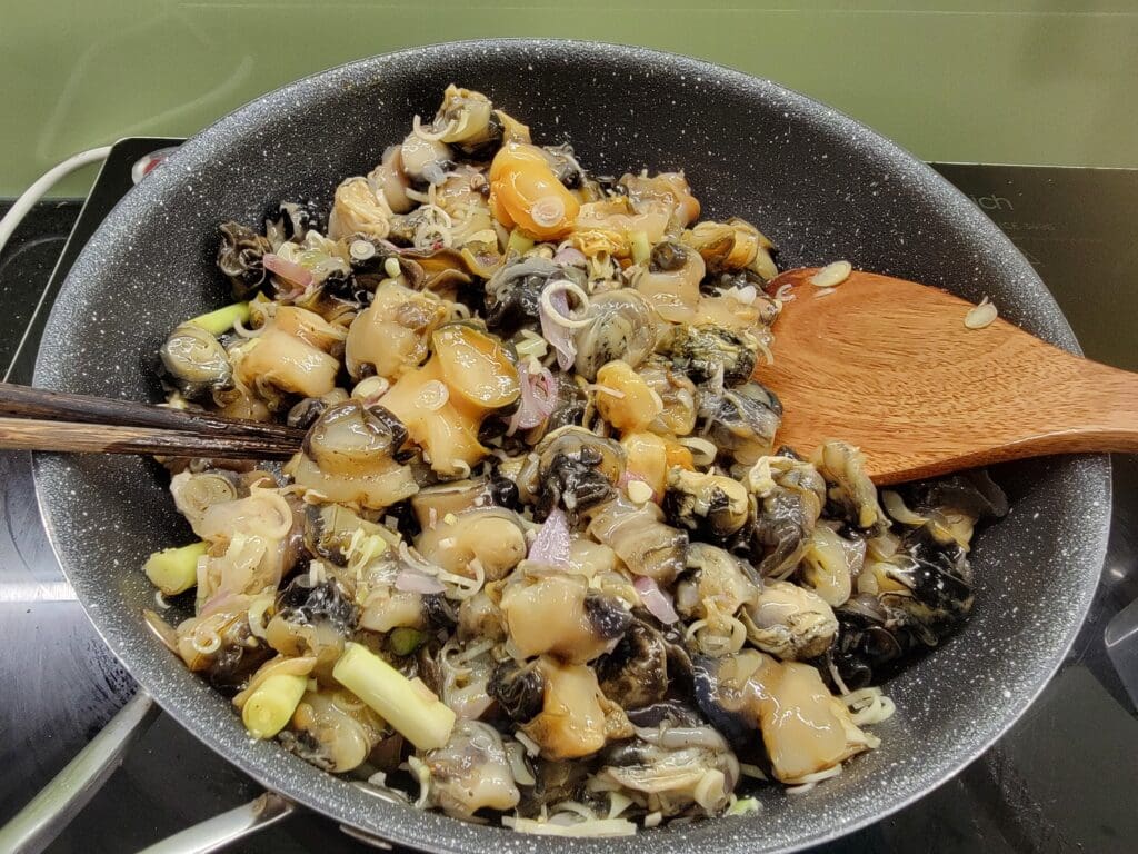 Ốc bưu xào dừa